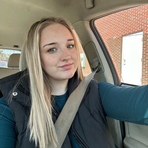 Meet your Posher, Abbigail